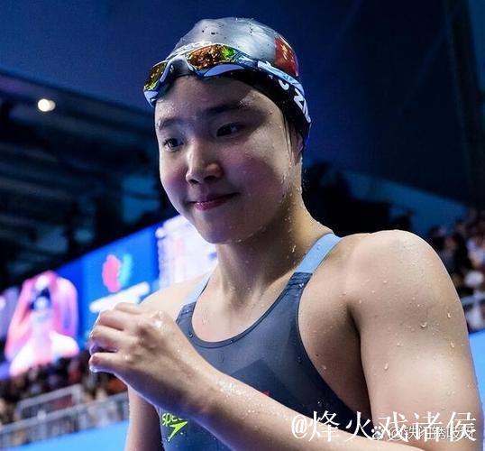 13岁中国天才少女仰泳夺冠,后程冲刺惊艳全场 13岁中国天才少女仰泳夺冠,后程冲刺惊艳全场